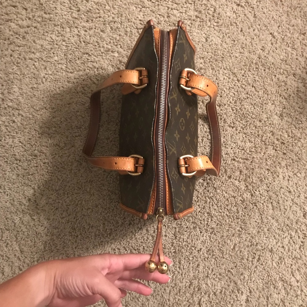 Additional pics of LV purse